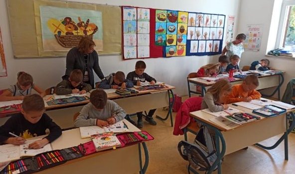 U Osnovnoj školi Zmijavci provedena je aktivnost promatranja nastave kao aktivnost međunarodnih projekata